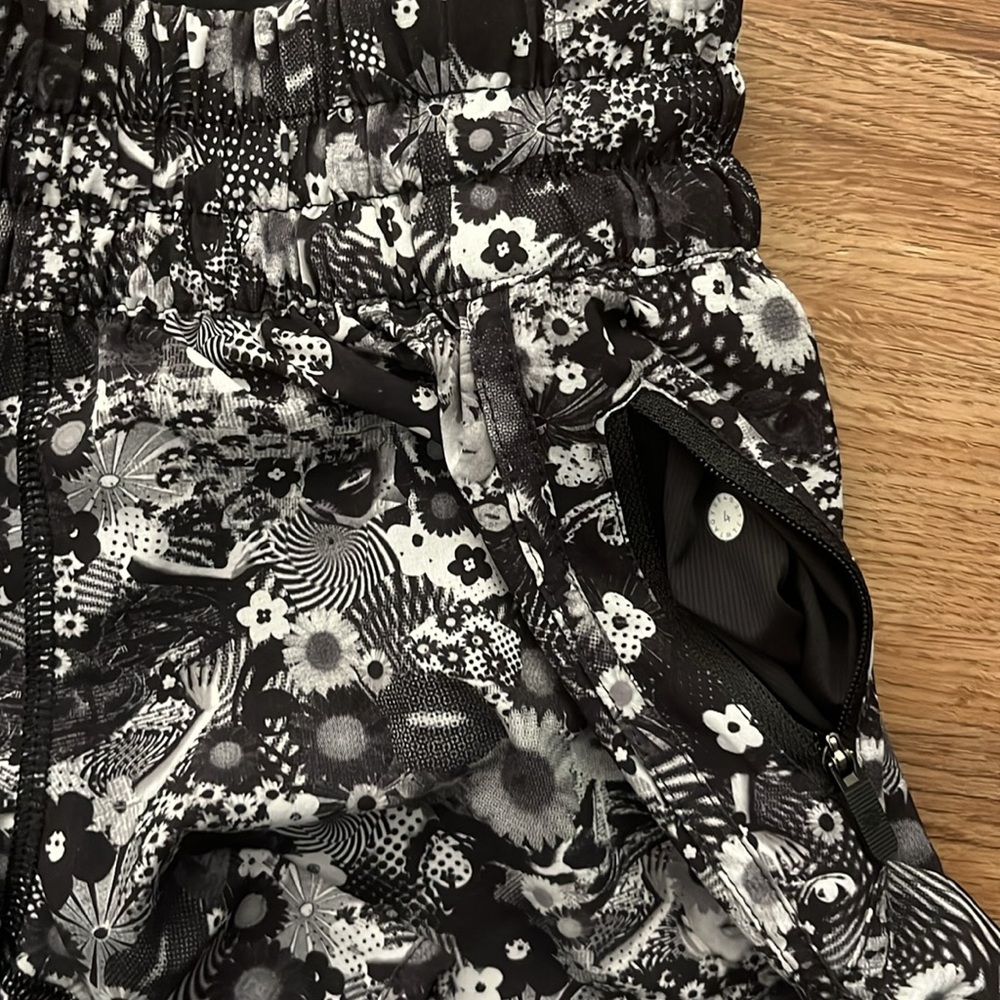 Size 4 Tracker - image 4